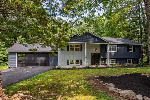 136 Juniper Dr, Avon, CT 06001
