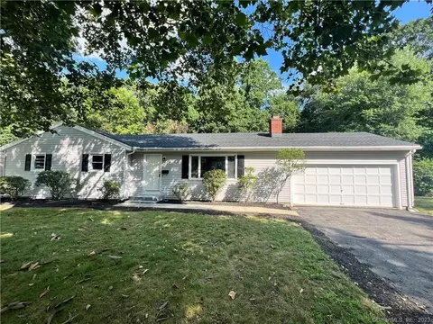 65 Luanne Rd, Stratford, CT 06614