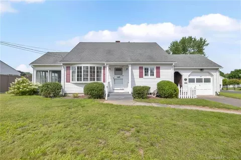 15 Longview Rd, Enfield, CT 06082