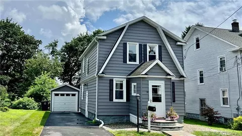 18 Pearl Hill St, Milford, CT 06460
