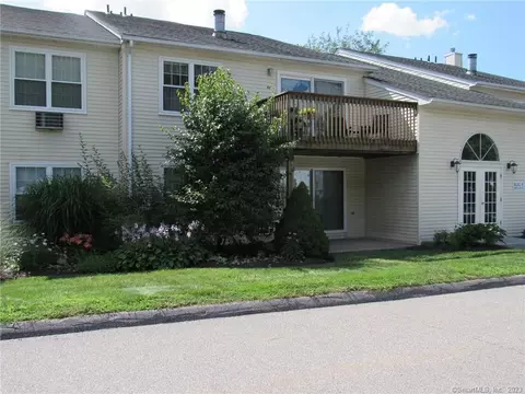 64 Rockledge Loop #64, Torrington, CT 06790
