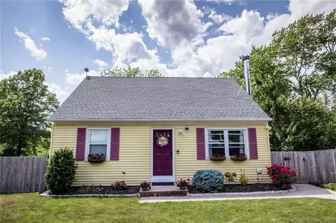 52 Bee St, Meriden, CT 06450