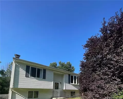 92 Dow Rd, Plainfield, CT 06374