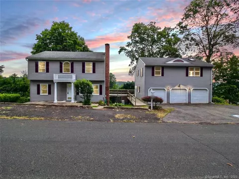 14 Massasoit Rd, Middlefield, CT 06455