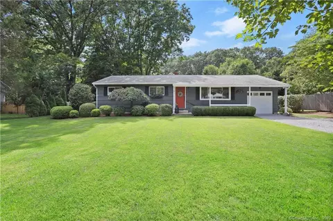 31 Stonecrop Rd, Norwalk, CT 06851