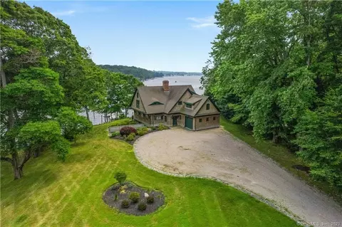 147 Oswegatchie Rd, Waterford, CT 06385