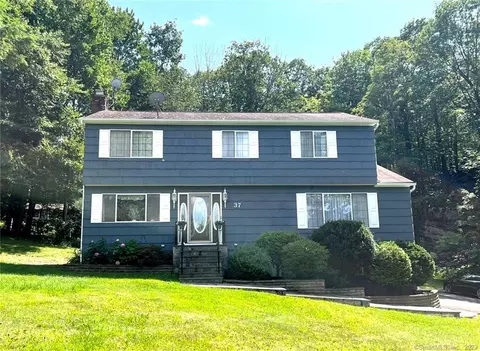 37 Ward Dr S, Danbury, CT 06810