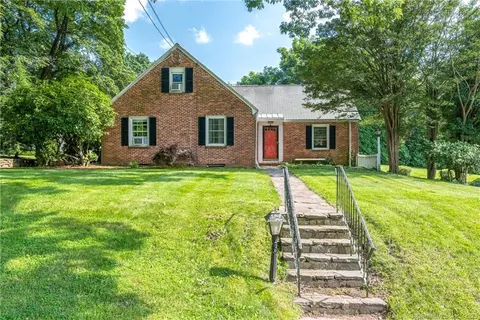 18 Walnut St, Ellington, CT 06029