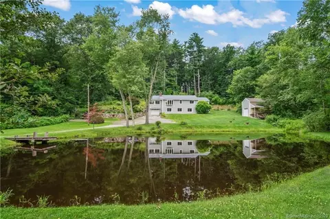 82 Huntingtown Rd, Newtown, CT 06470