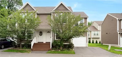 10 Wildcat Dr #93, Unionville, CT 06085