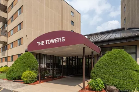 110 Putter Dr #615N, Wallingford, CT 06492