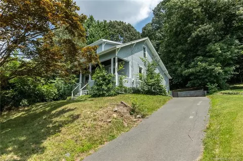 31 Hammond St, Vernon, CT 06066
