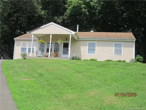 27 Jenna Rd, Wallingford, CT 06492