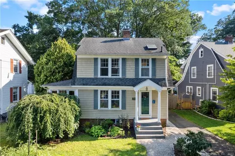 120 Thornton St, Hamden, CT 06517