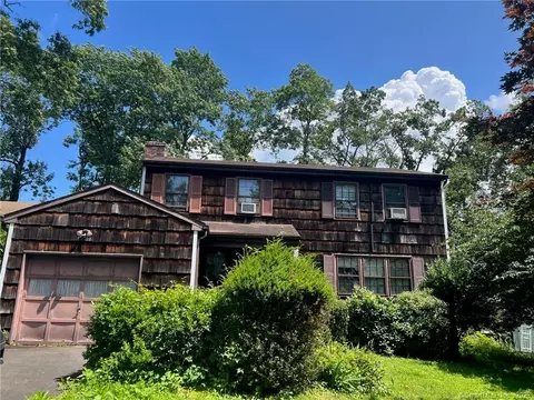 30 Soundview Dr, Stamford, CT 06902