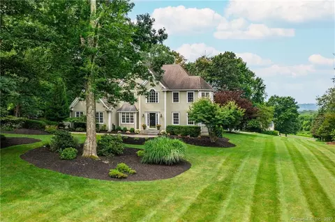 41 Cobblers Mill Rd, Newtown, CT 06482