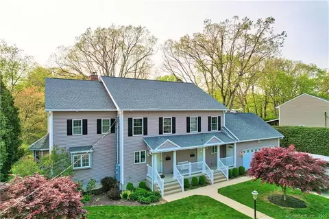 44 Regal Ct, Waterbury, CT 06706
