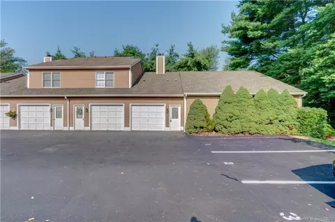697 S End Rd #1, Plantsville, CT 06479