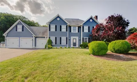 84 Pondview Ln, Bristol, CT 06010
