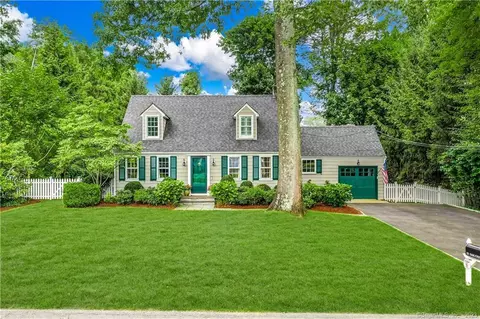 21 Oak Crst, Darien, CT 06820