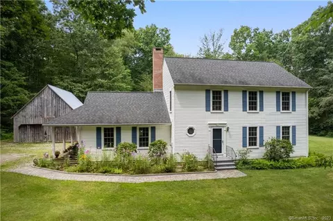 15 Diane Ln, Colchester, CT 06415