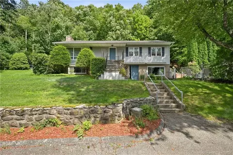 377 Greystone Rd, Plymouth, CT 06786