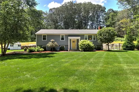 10 Buttercup Ln, Shelton, CT 06484