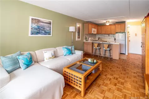 27 Northill St #4M, Stamford, CT 06907