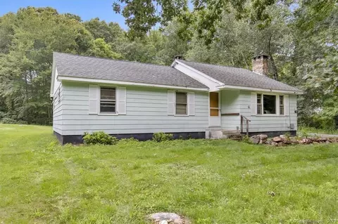 82 Round Hill Rd, Salem, CT 06420