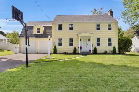 17 Centerwood Rd, Newington, CT 06111