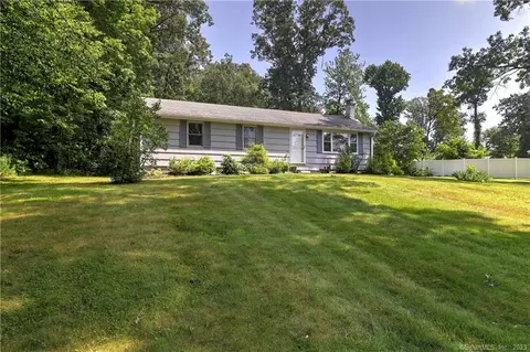 75 Julian Dr, Hamden, CT 06518