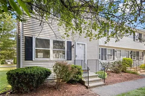 9 Persimmon Ln #9, Glastonbury, CT 06033