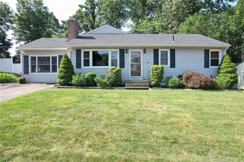 61 Brackenridge Dr, Waterbury, CT 06706