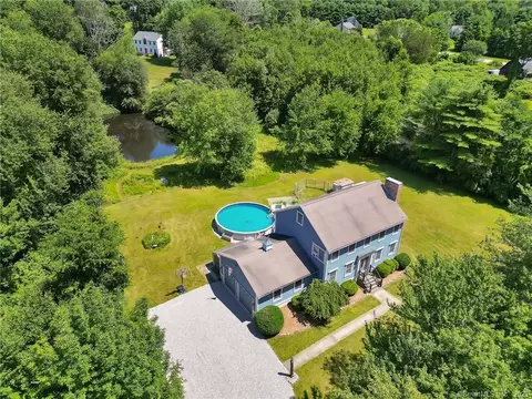 423 Parum Rd, Colchester, CT 06415