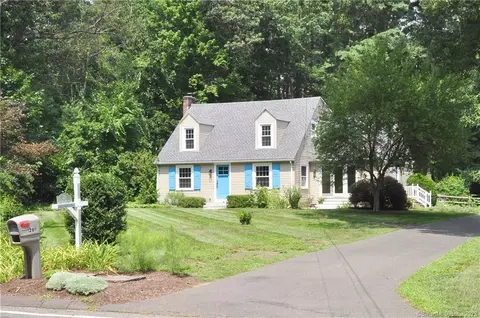 126 Farms Village Rd, Simsbury, CT 06070