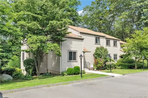 35 Happy Hollow Cir #A, Stratford, CT 06614