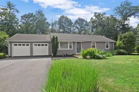165 Wendy Rd, Trumbull, CT 06611