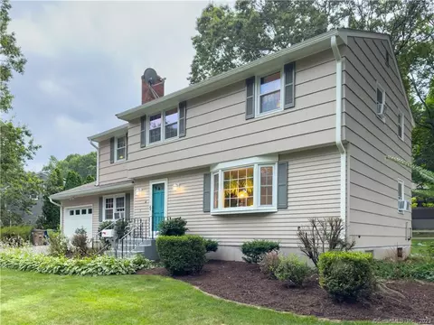 4 Valerie Dr, Vernon, CT 06066