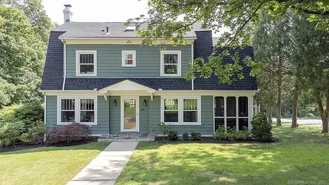 64 Glenham Rd, Hamden, CT 06518