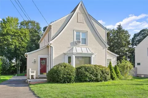181 Henderson Rd, Fairfield, CT 06824
