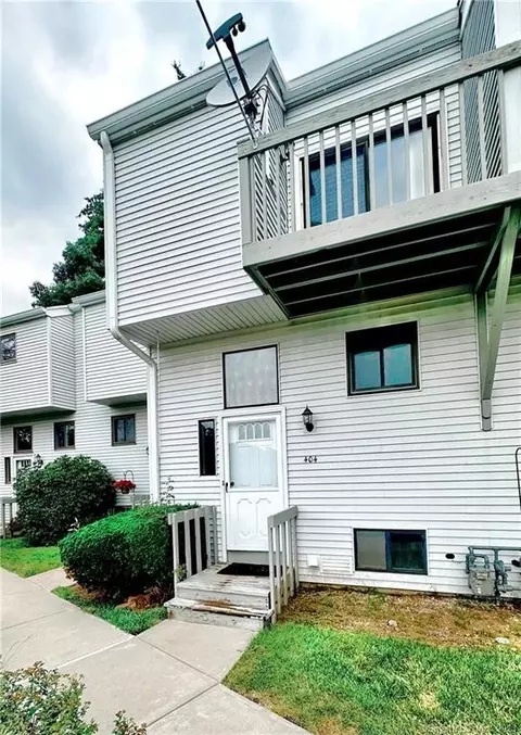404 Timber Ln #404, Canton, CT 06019
