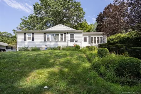 91 Beth Ln, Waterbury, CT 06705