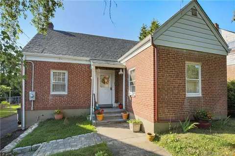 672 Jewett Ave, Bridgeport, CT 06606
