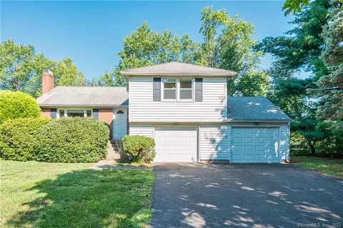 111 Cloverdale Cir, Wethersfield, CT 06109