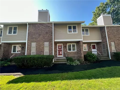 47 Hunters Ln #47, Newington, CT 06111