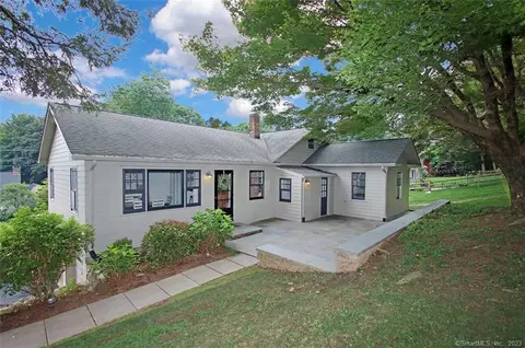 5 Hanover Rd, Newtown, CT 06470
