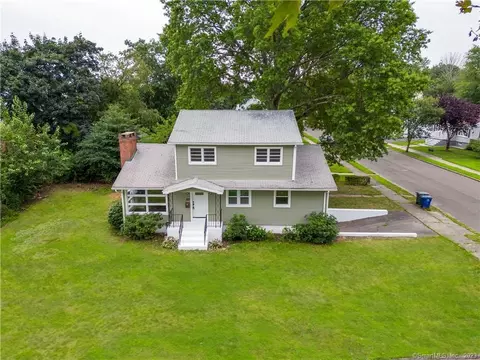 127 Bretton St, Bridgeport, CT 06606