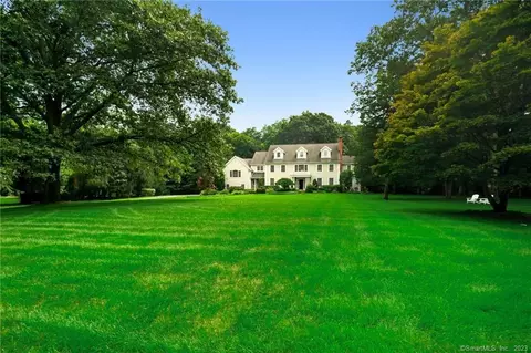 25 Heather Dr, New Canaan, CT 06840