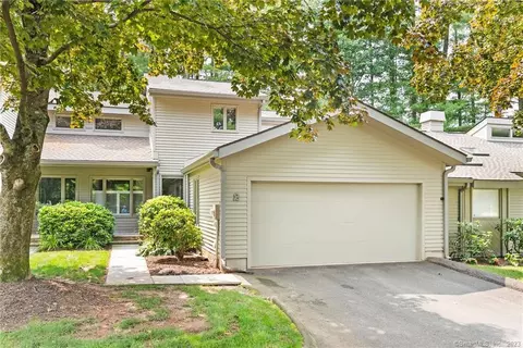 2 Bridle Path #2, Avon, CT 06001