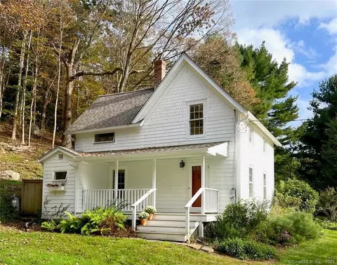 91 Bokum Rd, Essex, CT 06426